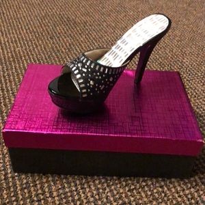 Ladies black/clear stones platform mules size 8